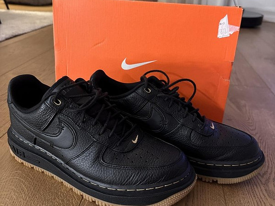 Кроссовки Nike AIR FORCE 1 LUXE