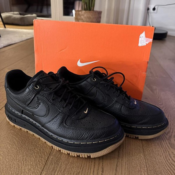 Кроссовки Nike AIR FORCE 1 LUXE