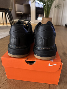 Nike AIR FORCE 1 LUXE (2 foto / 3)