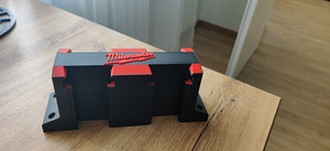 Держатель аккумулятора Milwaukee M18 (1 фото из 10)