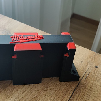 Держатель аккумулятора Milwaukee M18