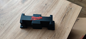 Держатель аккумулятора Milwaukee M18 (3 фото из 10)