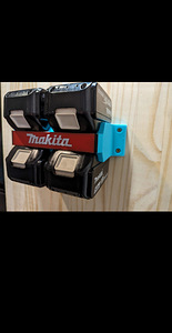 Держатель аккумулятора Milwaukee M18 (5 фото из 10)