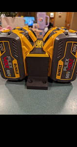 Держатель аккумулятора Milwaukee M18 (8 фото из 10)