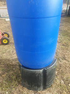 Alus 210L ümarale ja 203L kandilisele veenõule (1 foto / 6)