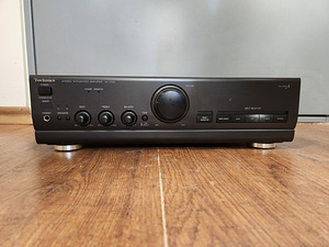 Интегральный стереоусилитель Technics SU-V500 (1 фото из 3)
