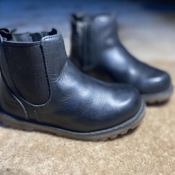 UGG Nahast poiste või tüdrukute poolsaapad