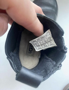 Полусапоги UGG из натуральной кожи для мальчиков и девочек (2 фото из 5)