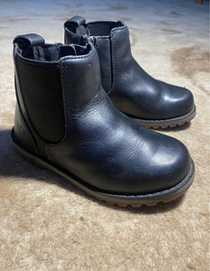 Полусапоги UGG из натуральной кожи для мальчиков и девочек (5 фото из 5)