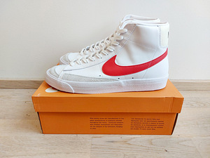 Uued Kõrged Tossud NIKE (EU 45) (3 foto / 5)