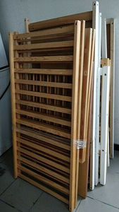 Детские кроватки (2 фото из 3)