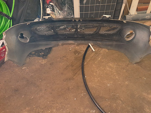 Hyundai H1 esistange (3 foto / 3)