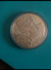 Монета (3 фото из 3)