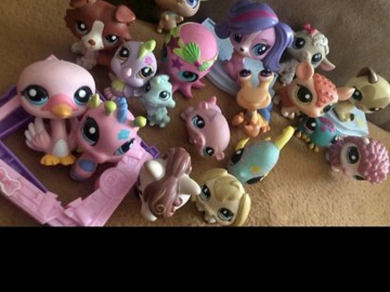 Фигурки игрушки
