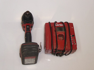 Аккумуляторный ударный шуруповерт Hilti SID 22-A + зарядка (6 фото из 6)