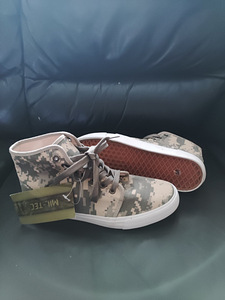 Мужские кеды (3 фото из 4)