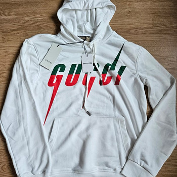 Новый свитер от Gucci!