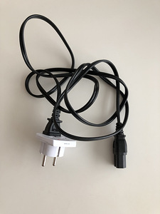 Ameerika pistikupesa adapter Euroopa pistikupesale (2 foto / 2)