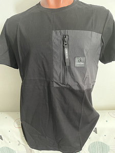 Футболки Calvin Klein (2 фото из 4)