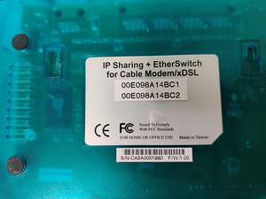 Trendnet TW100-S4W1CA 10/100Mbps 4-port ruuter (3 foto / 3)