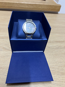 Ручные часы Swarovski (2 фото из 3)