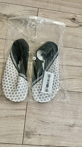 Водная обувь (2 фото из 2)