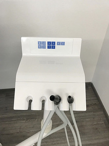 SIRONA C3+ Стоматологическая установка (9 фото из 10)