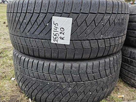 Шины R20 255 45 20 continetal 5мм 2шт