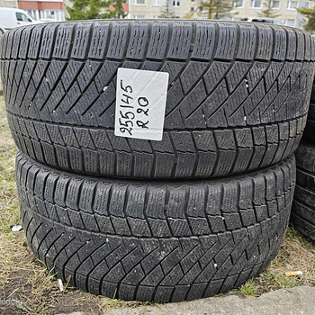 Шины R20 255 45 20 continetal 5мм 2шт