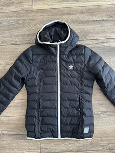 Женская куртка adidas (1 фото из 6)