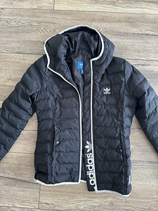 Женская куртка adidas (4 фото из 6)
