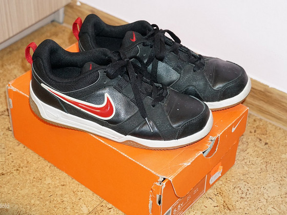 Кроссовки Nike