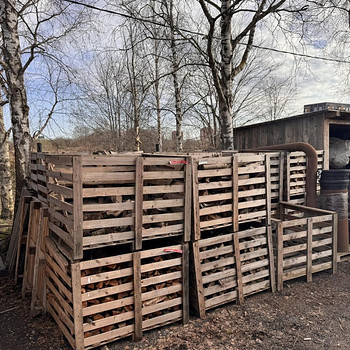 Küttepuud kastis