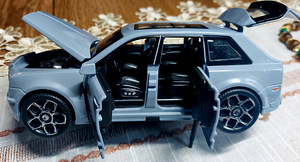 Модель автомобиля Rolls Royce Cullican (1 фото из 10)
