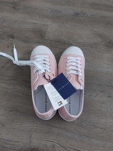 Кроссовки Tommy Hilfiger (3 фото из 6)