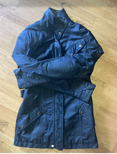Куртка Belstaff, мало носилась, подходит на 36 размер. (1 фото из 2)