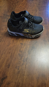 Tossud Skechers 35 suurus (2 foto / 3)