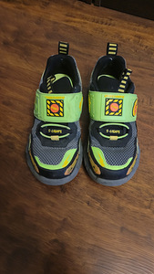 Tossud Skechers 35 suurus (1 foto / 3)