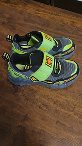 Tossud Skechers 35 suurus (3 foto / 3)