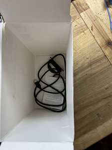 Telefoni hoidja, laadija autole, UUS (2 foto / 3)