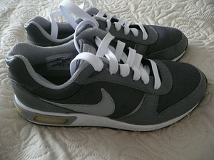 Кроссовки Nike (1 фото из 5)