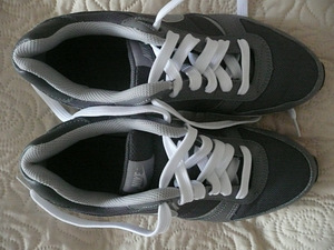 Кроссовки Nike (3 фото из 5)