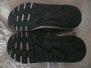 Кроссовки Nike (5 фото из 5)