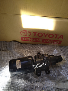 Toyota Land Cruiser 200 48010-60010 49147-60010 48981-60030 (1 foto / 2)