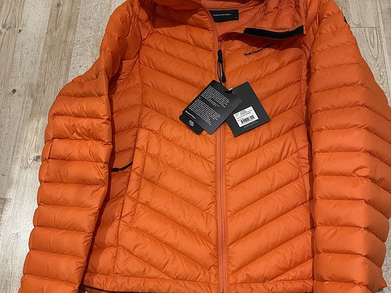 Женский пуховик Peak Performance W Frost Down Hood
