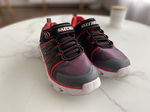 Skechers (1 фото из 3)