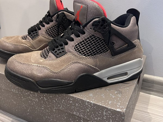 Jordan 4 taupo haze (suurus: 42)