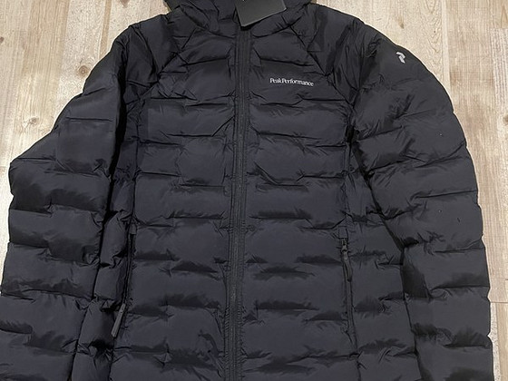 Женская куртка Peak Performance W Argon Hood