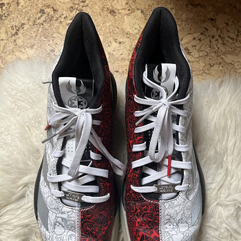 Продам баскетбольную обувь Adidas