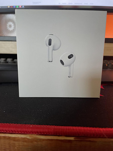 Apple Airpods 3 (1 фото из 3)